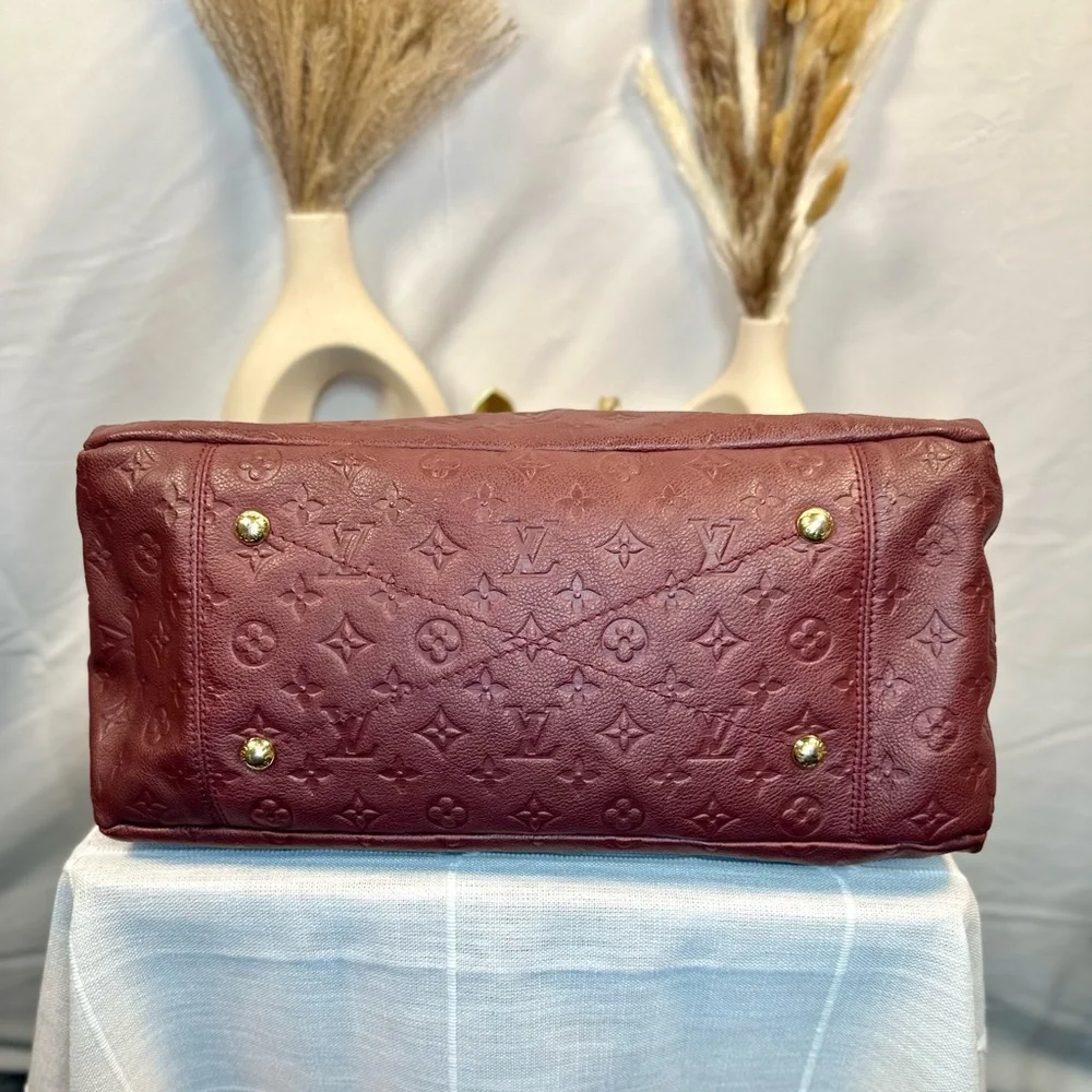 EUC Louis Vuitton Raisin Empreinte Monogram Leather Artsy MM